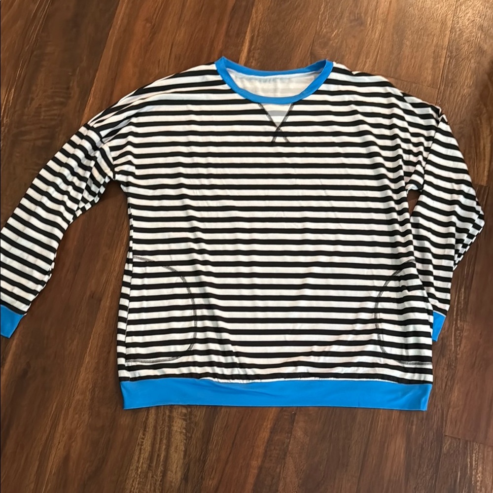 Black and White Striped Crewneck Top